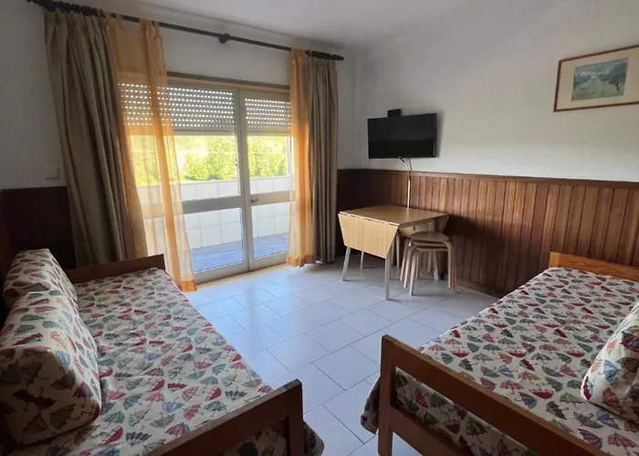 库里亚俱乐部酒店 3* 库里亚