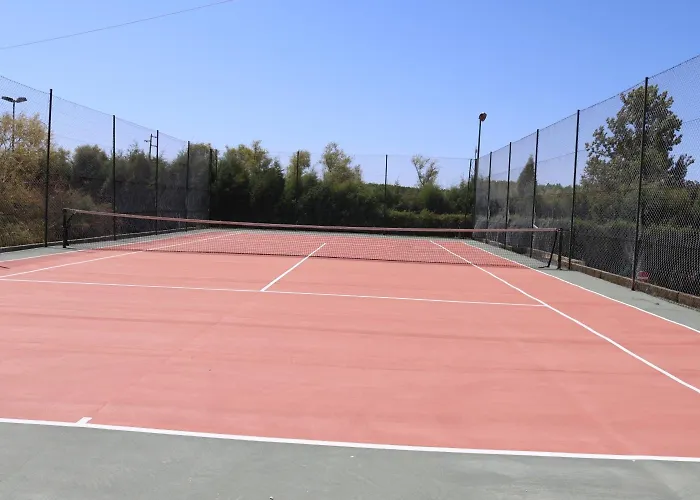 库里亚俱乐部酒店